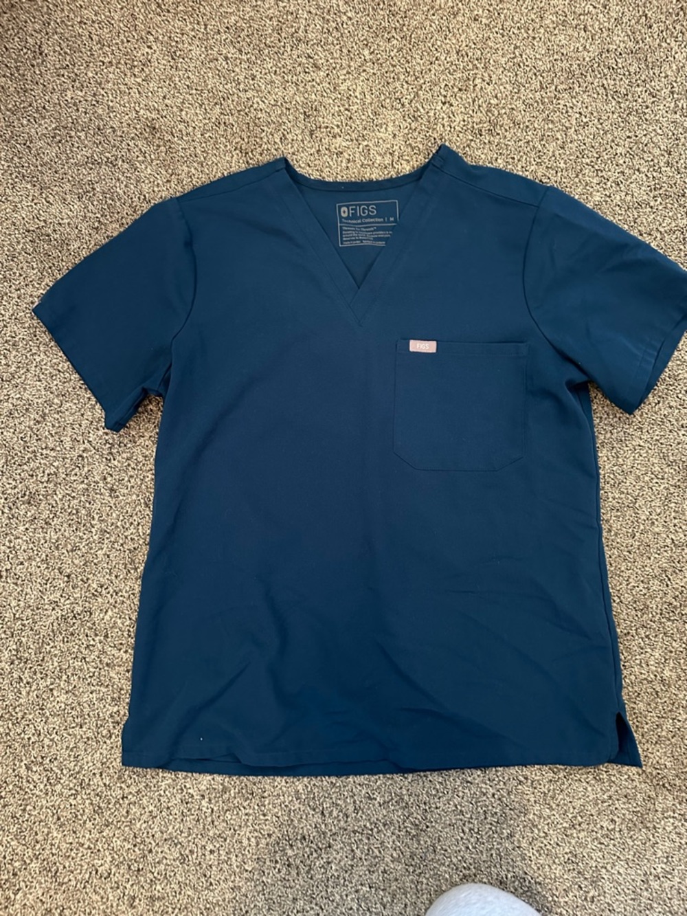 FIGS women’s Catrina deep reef V-Neck Scrub Top